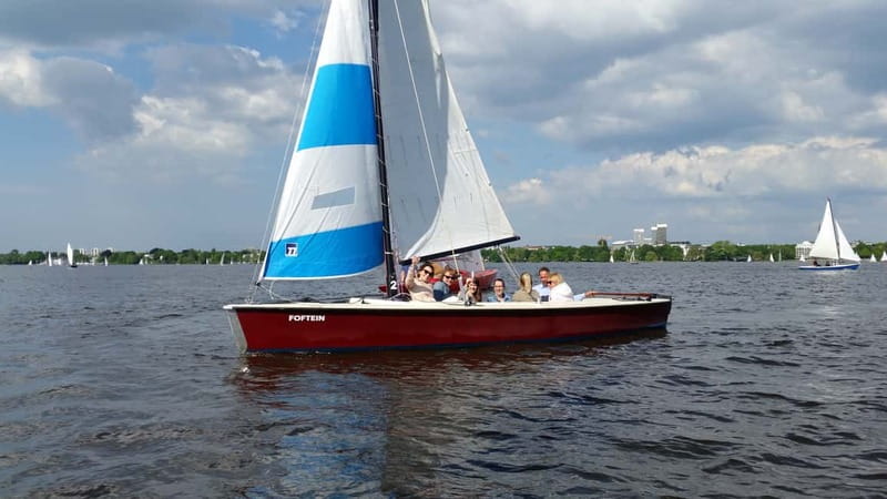 Hamburg: 1.5-Hour Sailing Sightseeing Tour on Aussenalster - Key points worth knowing before you go