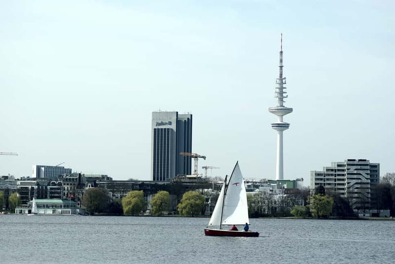 Hamburg: 1.5-Hour Sailing Sightseeing Tour on Aussenalster - Why an Alster sailing cruise is a smart Hamburg move