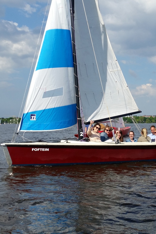 Hamburg: 1.5-Hour Sailing Sightseeing Tour on Aussenalster - How the skipper customizes your tour, and why that’s a big deal