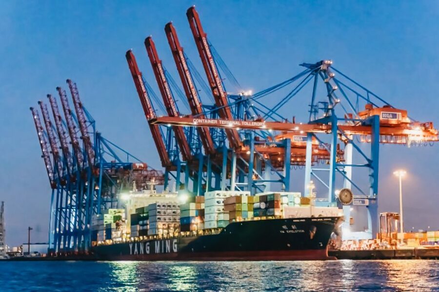 Hamburg: 1.5h Grand Harbor Evening Lights Cruise - Elbphilharmonie at Night, Plus the Ports That Most Photos Skip