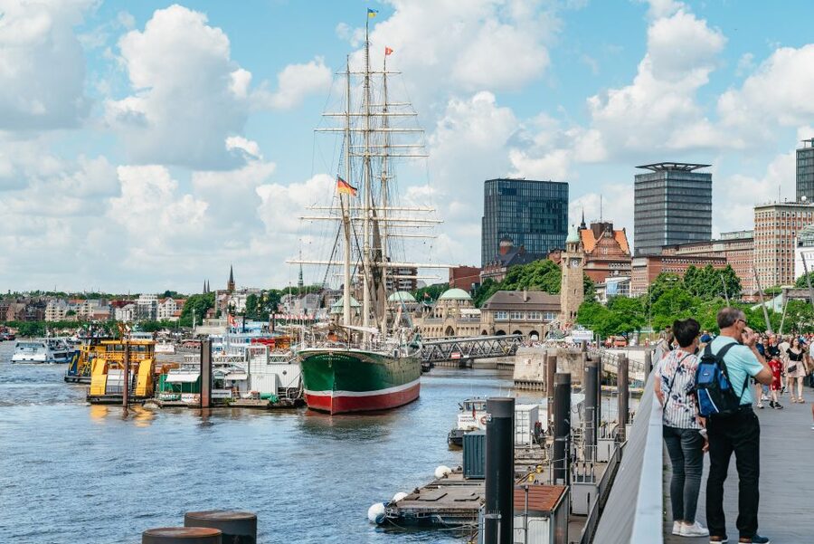 Hamburg: 1-Hour Harbor Sightseeing Cruise with HafenCity - HafenCity and Speicherstadt: Modern Design Meets Water-Logic History