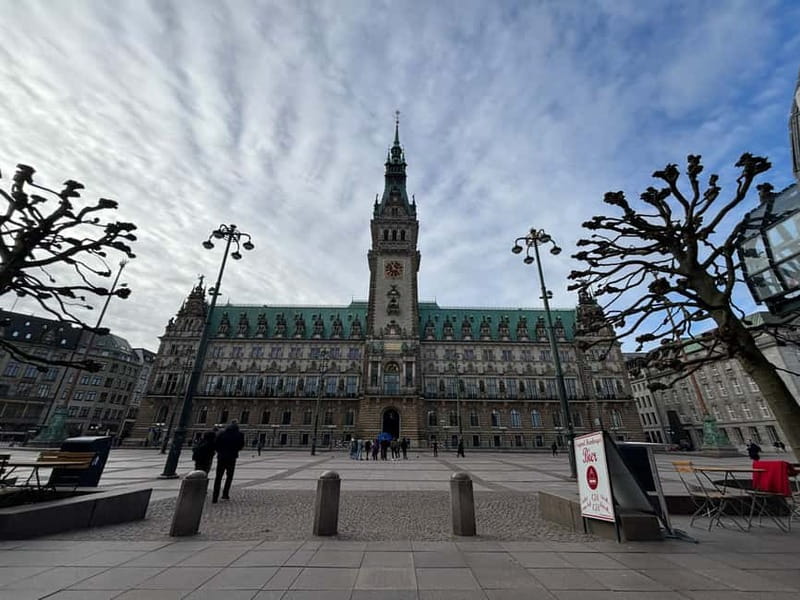 Hamburg: 1-Hour Sightseeing Bus Tour with Live Guide - A 60-Minute Hamburg Loop That Keeps Your Day Moving