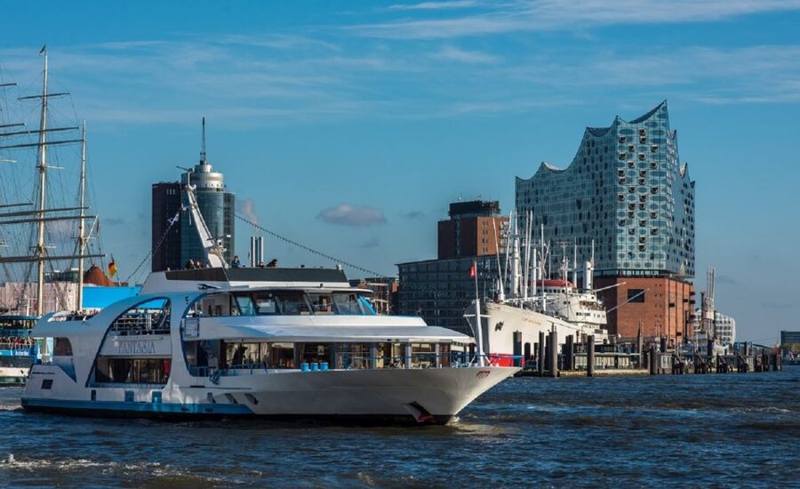 Hamburg: 2-Hour Sightseeing Cruise to Blankenese - Elbstrand and the Riverside Stretch: When Hamburg Gets More Relaxed
