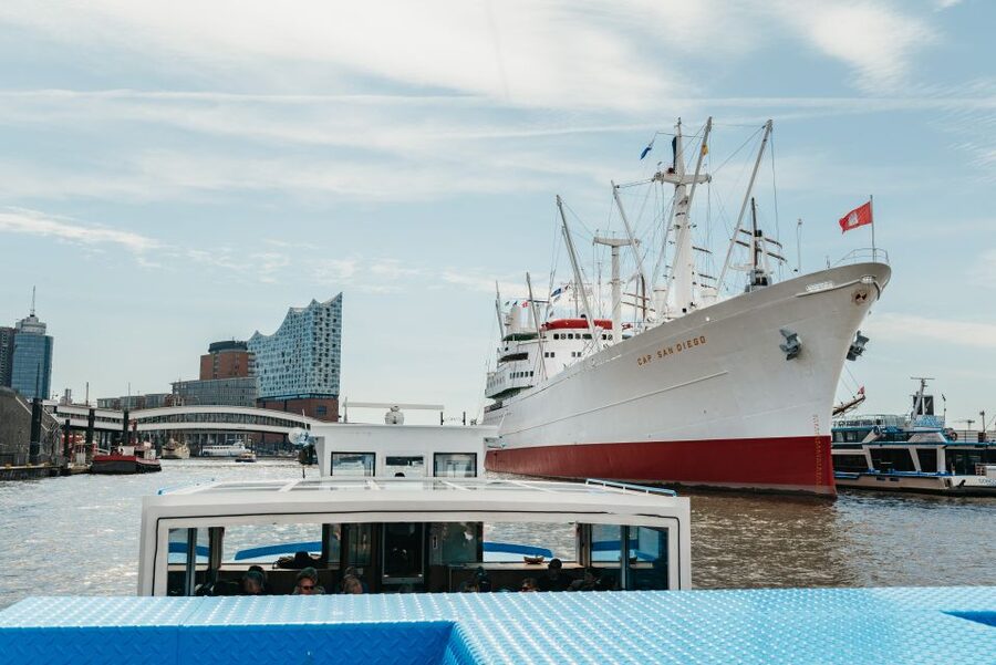Hamburg: 2-Hour XXL Port of Hamburg Cruise Tour - HafenCity and Elbphilharmonie Views You Do Not Get From Streets
