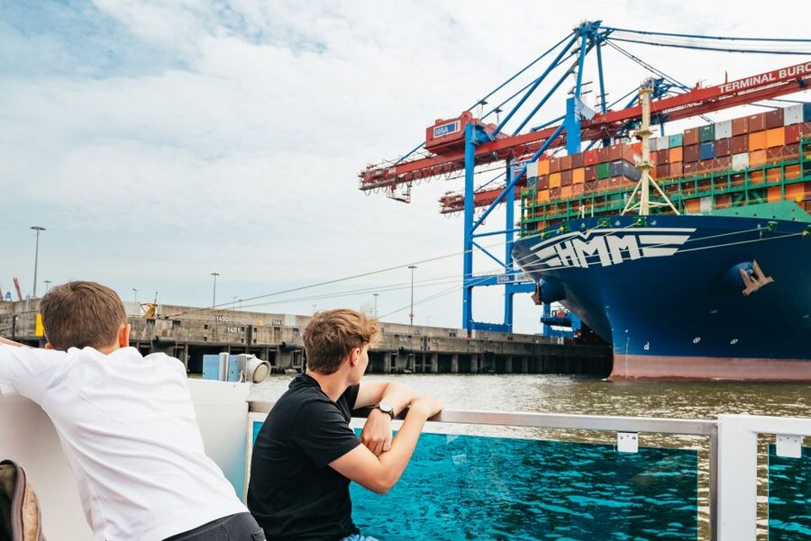 Hamburg: 2-Hour XXL Port of Hamburg Cruise Tour - Onboard Comfort, Seats, and What to Bring