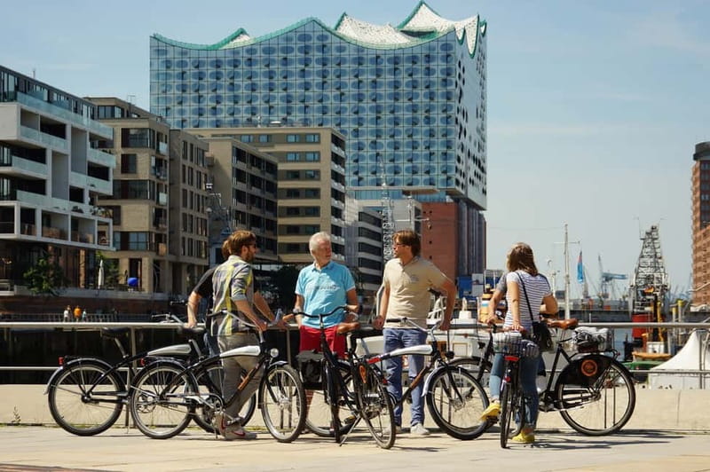 Hamburg 3-Hour Bike Tour - St. Pauli start: where the tour finds its rhythm