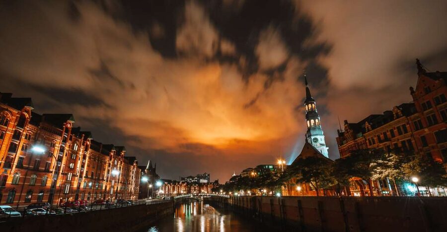Hamburg: 90-Minute Evening Lights Harbor Cruise - Key things to notice before you go