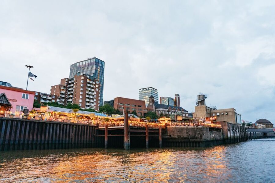Hamburg: 90-Minute Evening Lights Harbor Cruise - Special departures: Queen Mary II and Hamburg Harbor anniversary cruises
