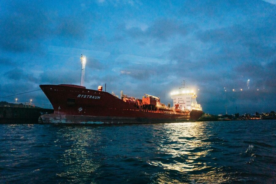 Hamburg: 90-Minute Evening Lights Harbor Cruise - Price and value: is $27 worth a 90-minute harbor night?