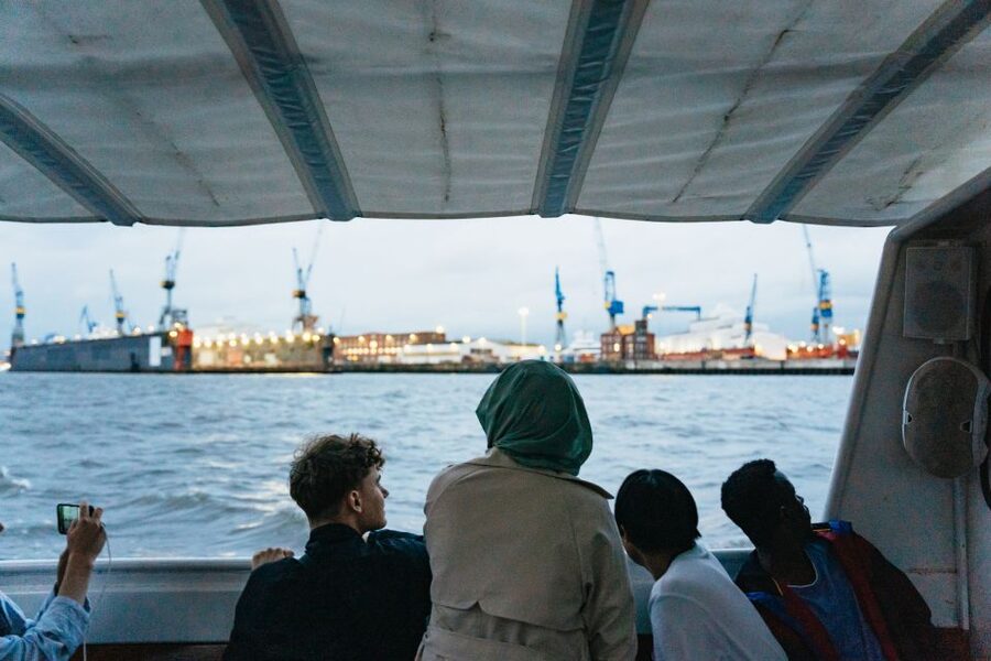 Hamburg: 90-Minute Evening Lights Harbor Cruise - Practical tips for a smoother boarding and a warmer cruise