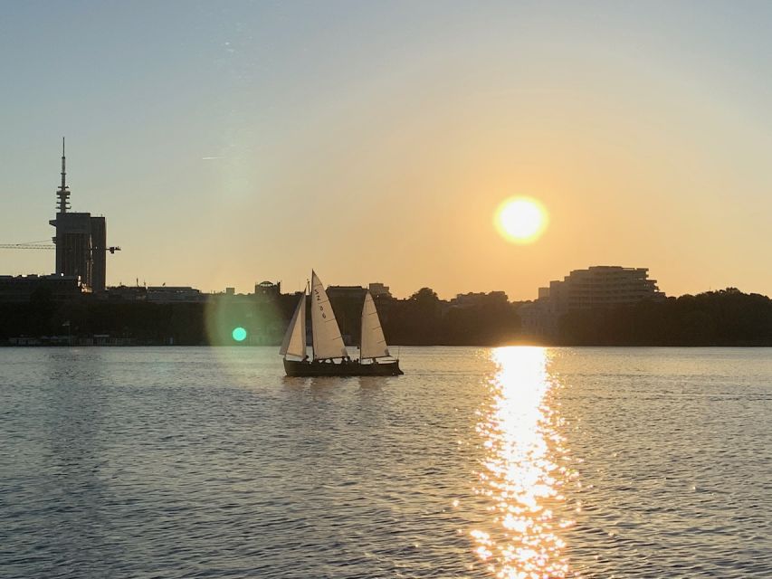Hamburg: Alster River Sailboat Tour with Sundowner - Where you check in at barca Boat Events (and how to plan your timing)