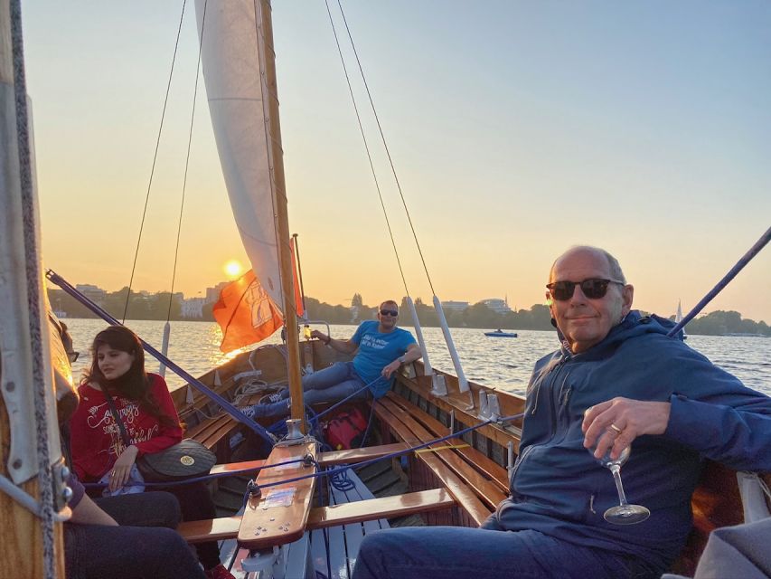 Hamburg: Alster River Sailboat Tour with Sundowner - Sundowner drinks and the calm tempo of being afloat
