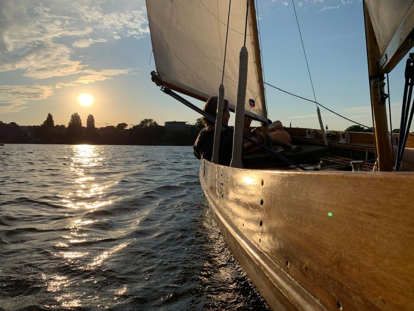 Hamburg: Alster River Sailboat Tour with Sundowner - What to wear and bring so the hour stays comfortable