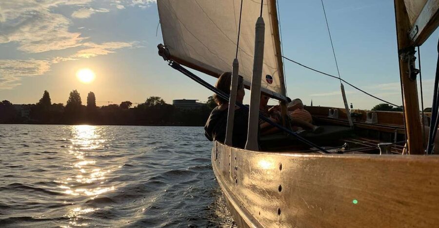 Hamburg: Alster River Sailboat Tour with Sundowner - Price and value: what $45 really buys you