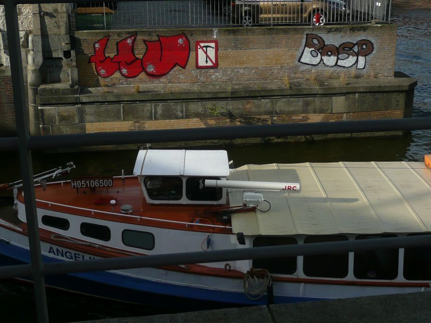 Hamburg: Bike Tour of the Speicherstadt & Old Harbor - Chilehaus and the early route, where Hamburg’s geometry starts