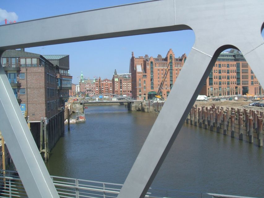 Hamburg: Bike Tour of the Speicherstadt & Old Harbor - HafenCity and Elbbrücken: where the skyline opens up
