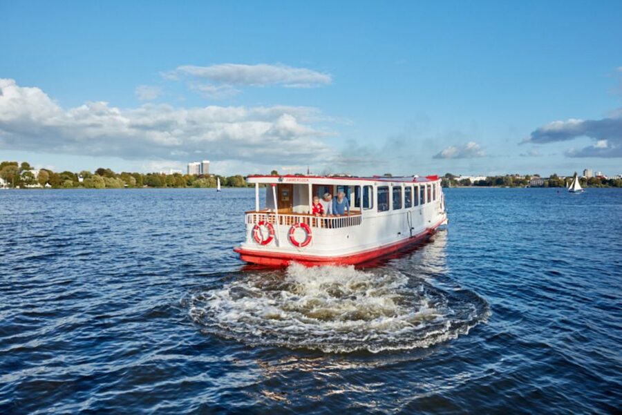 Hamburg: City Cruise on Alster Lake - Alster Lake Cruise Basics: 1 hour of Hamburg from the water