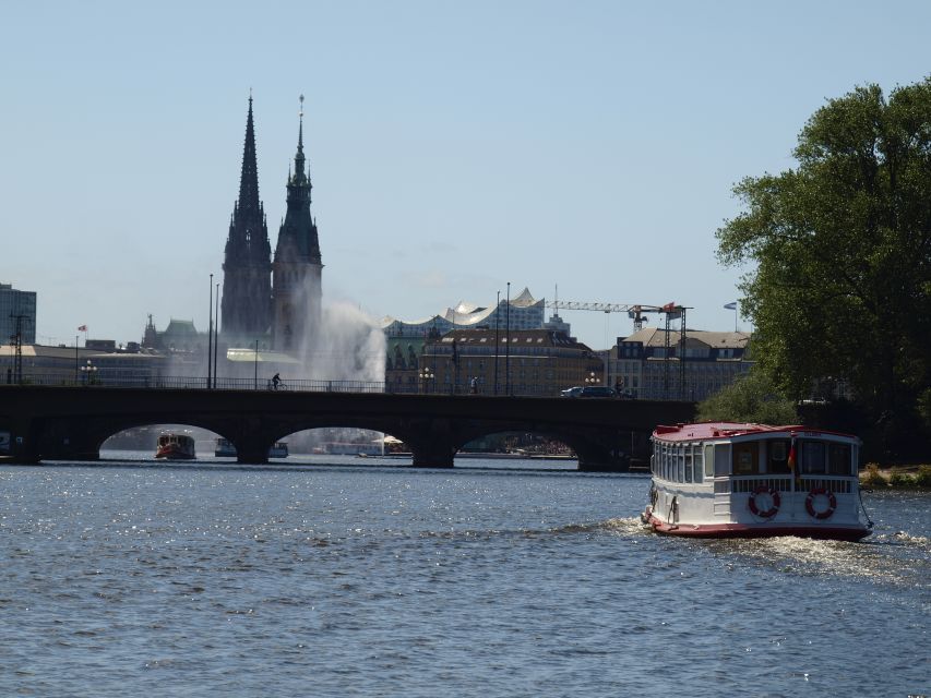 Hamburg: City Cruise on Alster Lake - Landmarks you will recognize from the water