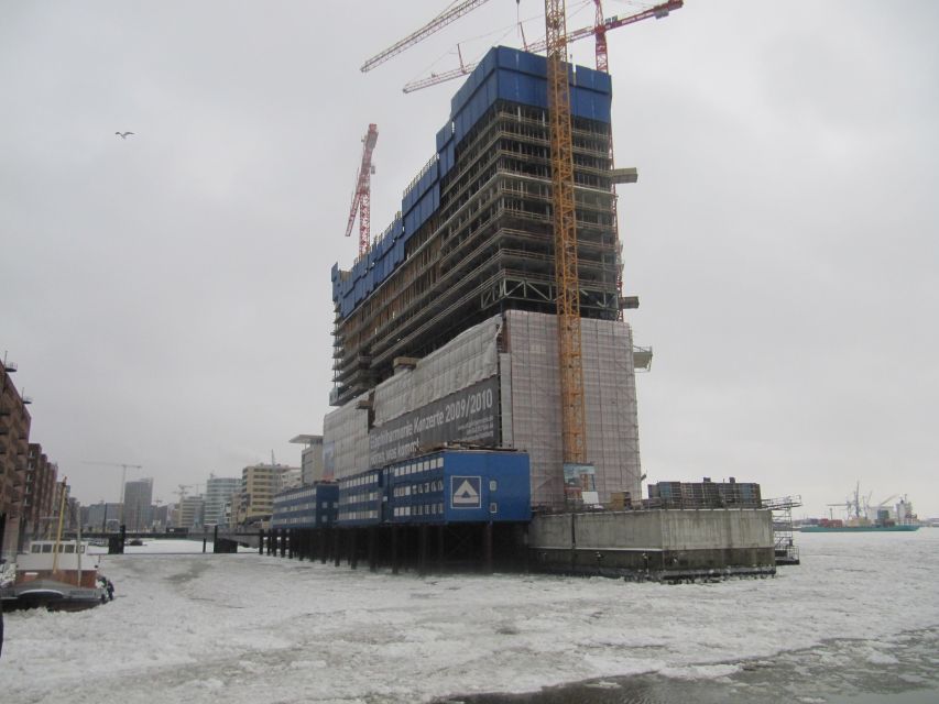 Hamburg: City Tour by Bike with Elbphilharmonie - Alster Lake to Binnenalster: Where the City Looks Like It Wants to Be Photographed