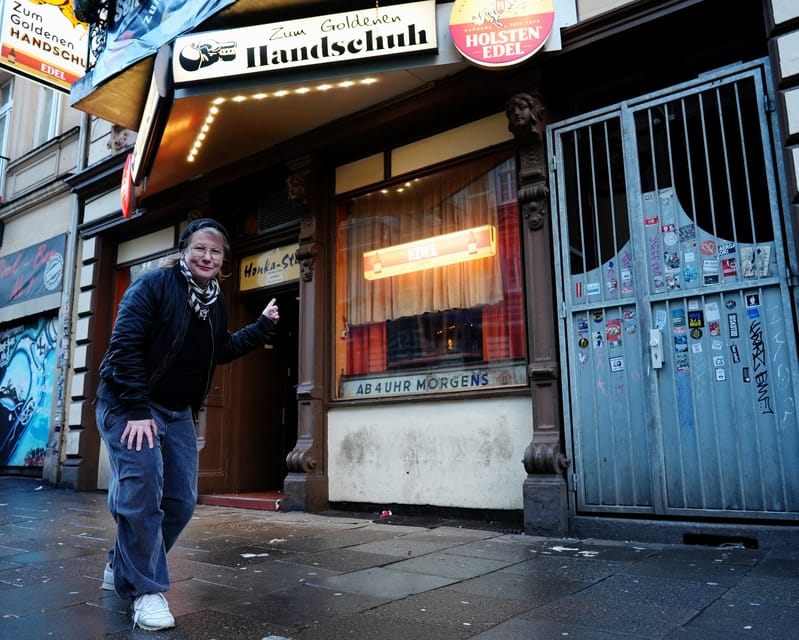 Hamburg: Crimes of St. Pauli Guided Walking Tour - Following cases through the streets: Pinzner to Honka