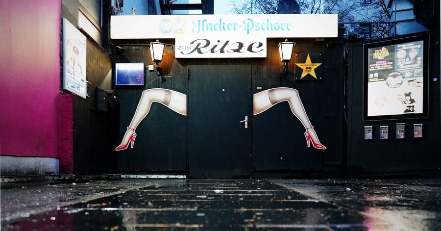 Hamburg: Crimes of St. Pauli Guided Walking Tour - The 1980s pimp wars, and what it means to see crime-scene locations