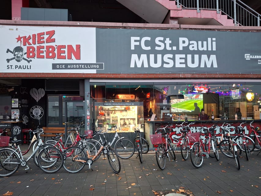 Hamburg: Downtown, Alster & Creative Neighborhoods by Bike - Sternschanze, Karolinenviertel, and St. Pauli: creative culture with real street energy