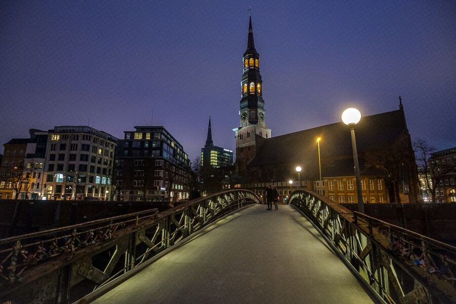 Hamburg: Eerie Speicherstadt Tour - The Best Part: Decoding Puzzling Signs and Symbols