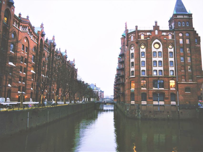 Hamburg: Elbphilharmonie Plaza and HafenCity Food Tour - Photography Tips That Actually Help in HafenCity and Speicherstadt