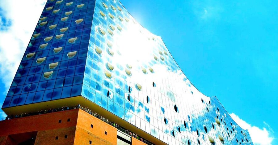 Hamburg: Elbphilharmonie Plaza, Highlights & Surroundings - Harbor Police Station No. 2: orientation with local context