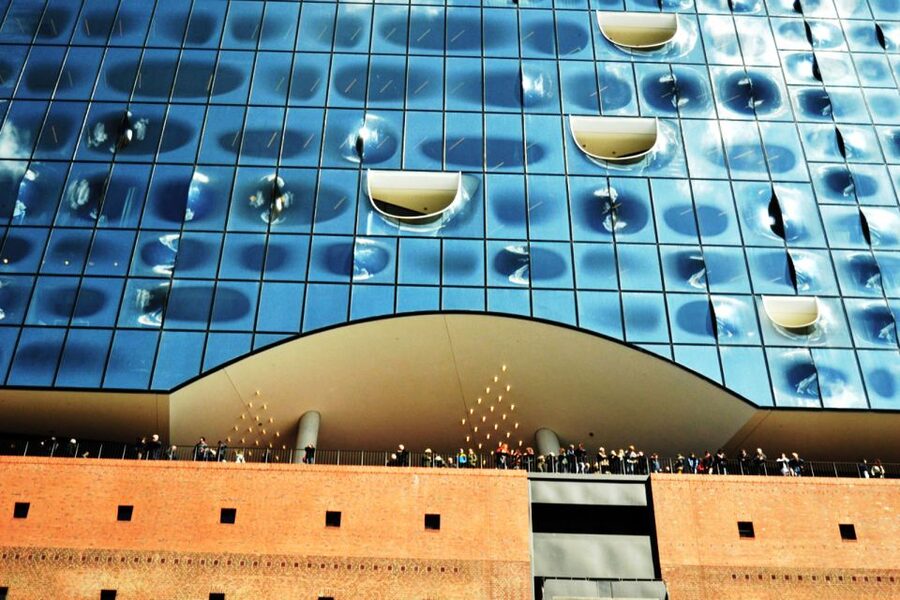 Hamburg: Elbphilharmonie Plaza, Highlights & Surroundings - Mahatma-Gandhi-Brücke and Sandtorkai: bridges that explain Hamburg