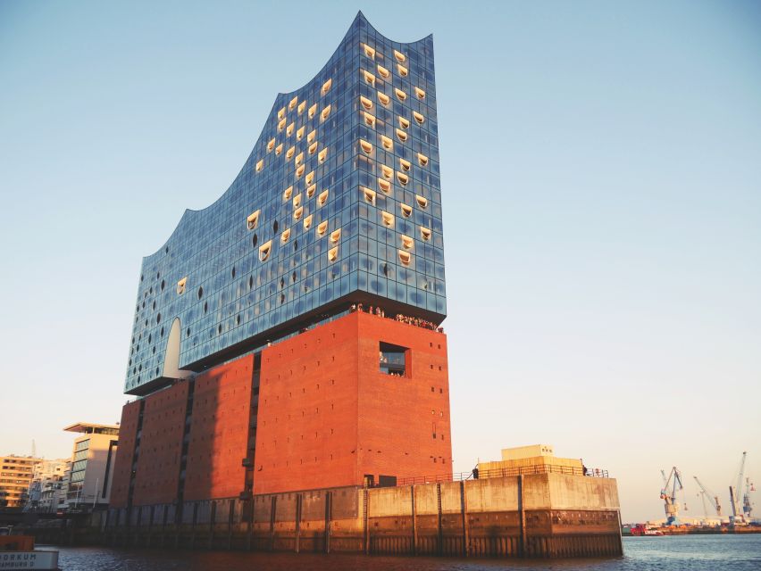 Hamburg: Elphi Plaza Guided Tour with Störtebeker Beer - Getting There From Baumwall and Why No-Line Access Matters