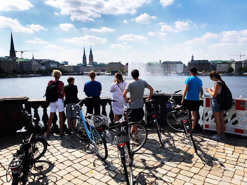 Hamburg: Guided Bike Tour - Landungsbrücken harbor views and the old Elbe tunnel moment