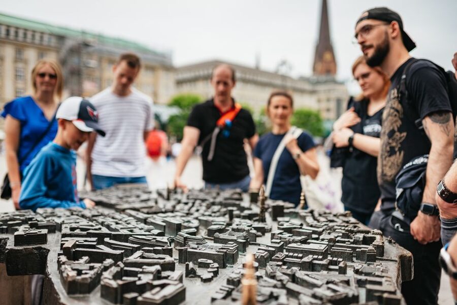 Hamburg: Guided Walking Tour for Magic Fans - Mönckebergstraße and Domplatz: City Center Clues You Will Actually Use