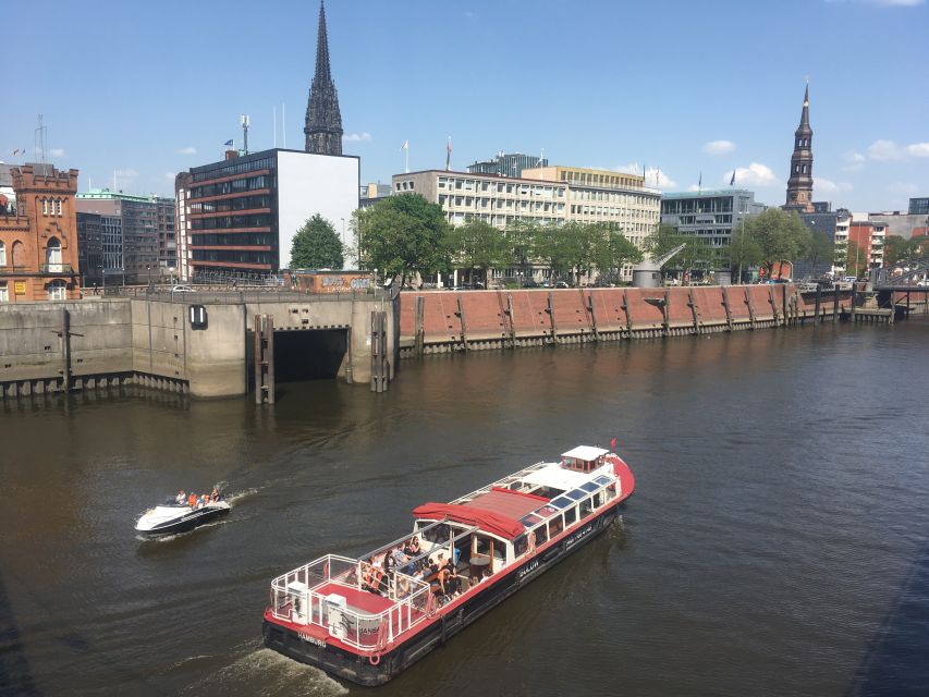 Hamburg: Harbor Cruise - The 1-hour Elbe cruise route: harbor basins, active ships, and key viewpoints