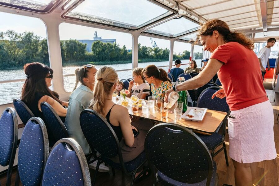 Hamburg: Harbor Cruise with Wine and Cheese - Key points before you board