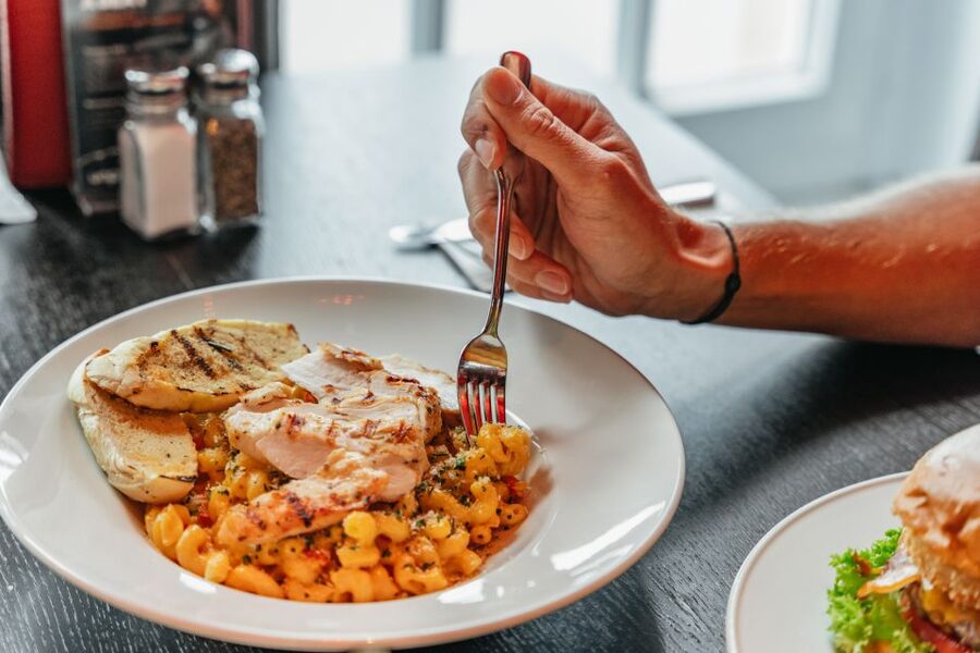 Hamburg: Hard Rock Cafe Skip-the-Line Meal - Service level, wait times, and how to spot a good meal moment