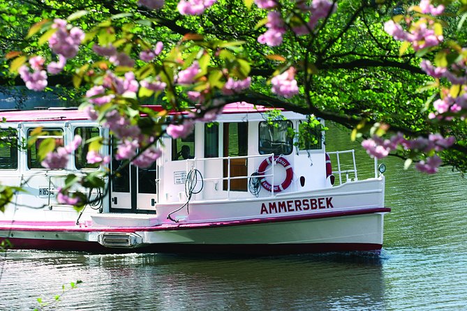 Hamburg Hop-on-Hop-off Tour, Harbor and Lake Alster Cruise - The bus route: how to get the most from 90 minutes and 28 stops