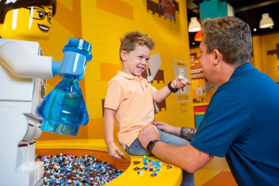 Hamburg: LEGO© Discovery Centre admission ticket - LEGO DUPLO Park for toddlers, plus the 4D movie break