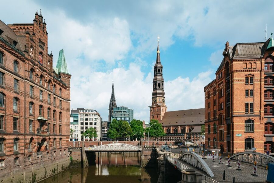 Hamburg: Line A Sightseeing Hop-On Hop-Off Bus Tour - FAQ