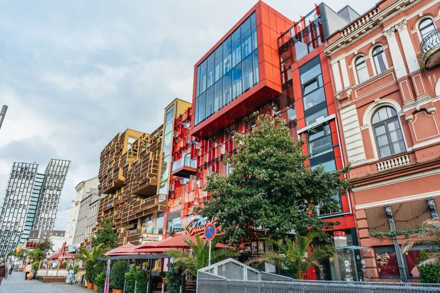 Hamburg: Lust, Luden & Die Große Freiheit Tour - Reeperbahn clubs, shops, and bars plus the free Kiez pub drink