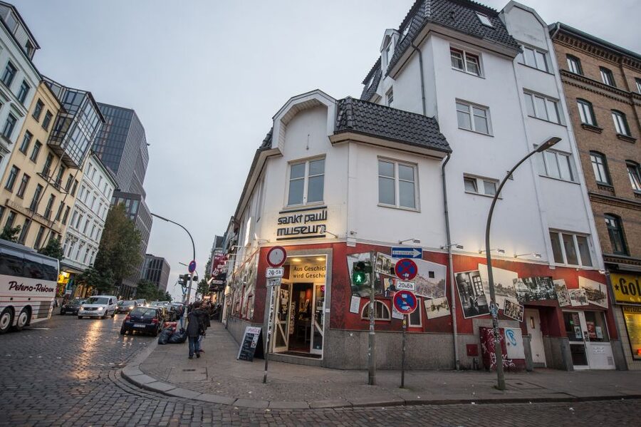 Hamburg: Olivia Jones Tour with Iconic Barker Fabian - The S&M studio viewing: what you’ll see and how to handle it