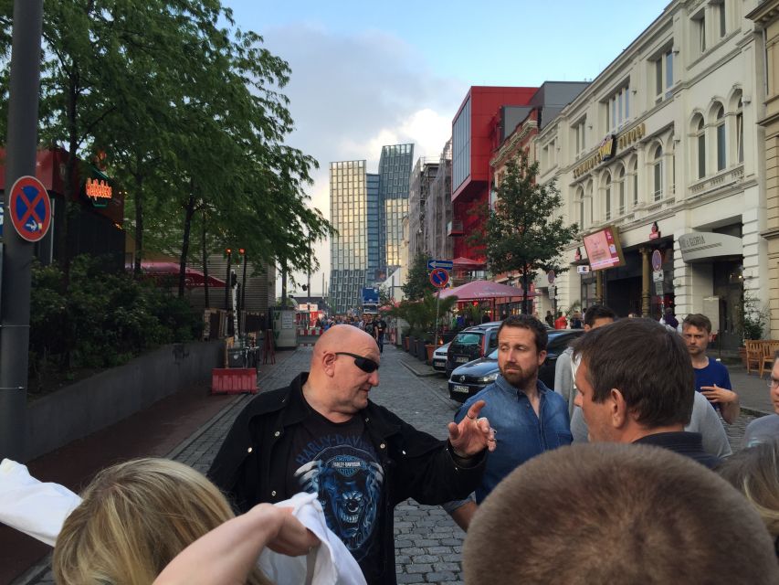 Hamburg: Original Kiez Tour in German with Eddy Kante - Price and value: $41 for a 100 minute insider walk