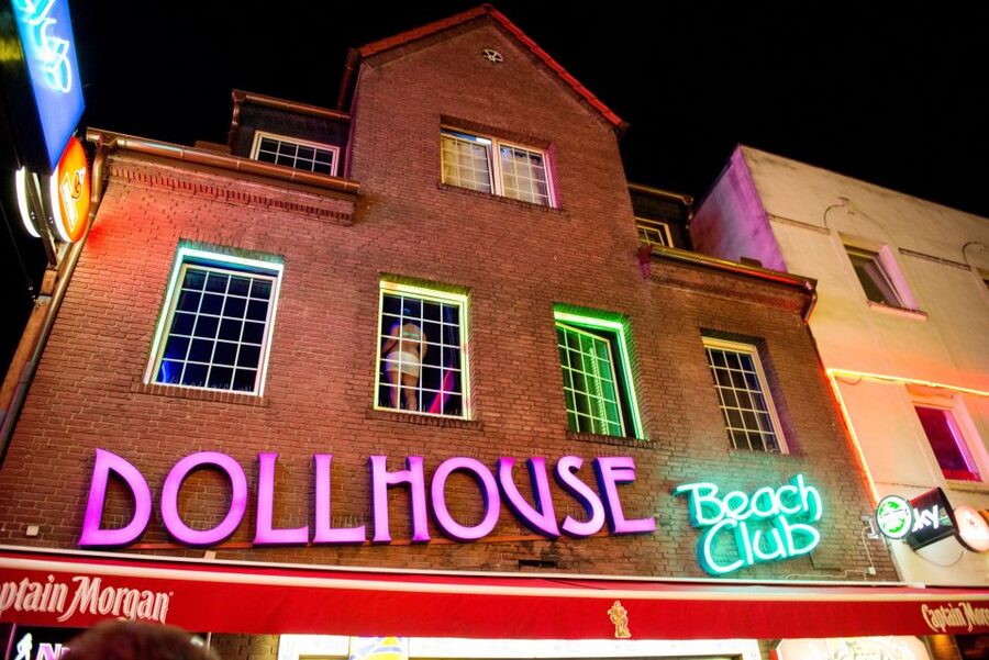Hamburg: Private Tour Red Light District Walking Tour - Hans-Albers-Platz to Große Freiheit: from famous names to place-based stories