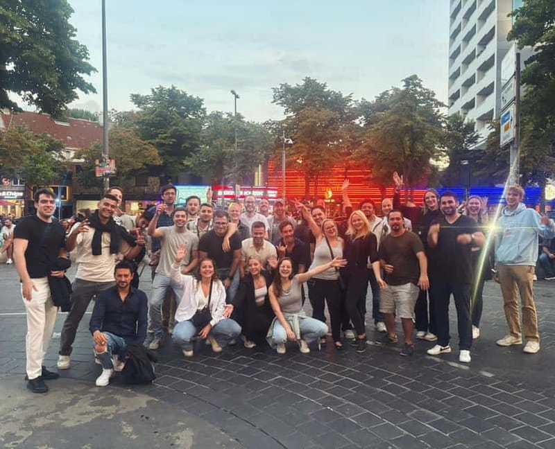 Hamburg Pub Crawl - 4 Locations, Shots & Club Entry - What happens in 4 hours: wristband, rhythm, and group momentum