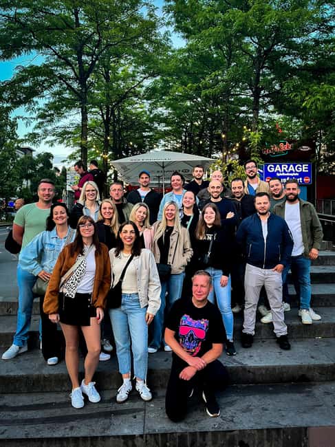 Hamburg: Pubcrawl & Nightlife Tour auf St.Pauli - St. Pauli on a guided schedule: the real point of this pubcrawl
