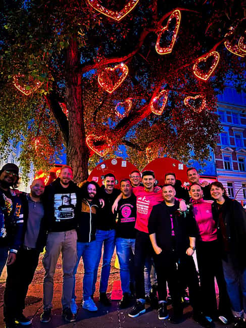 Hamburg: Pubcrawl & Nightlife Tour auf St.Pauli - What is included (and why it can be better value than buying it bar by bar)