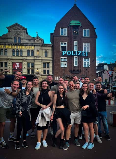 Hamburg: Pubcrawl & Nightlife Tour auf St.Pauli - Music, shots, and the practical side of St. Pauli etiquette