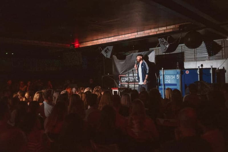 Hamburg: Reeperbahn Comedy Club - Friday and Saturday lineup: 8 to 10 comedians, professionals and newcomers