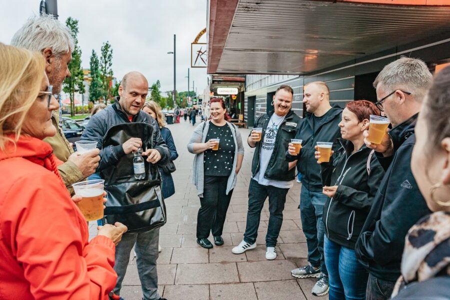 Hamburg: Reeperbahn Lust & Laster Tour for Adults Only - Starting point choices and what the 2-hour pace really means