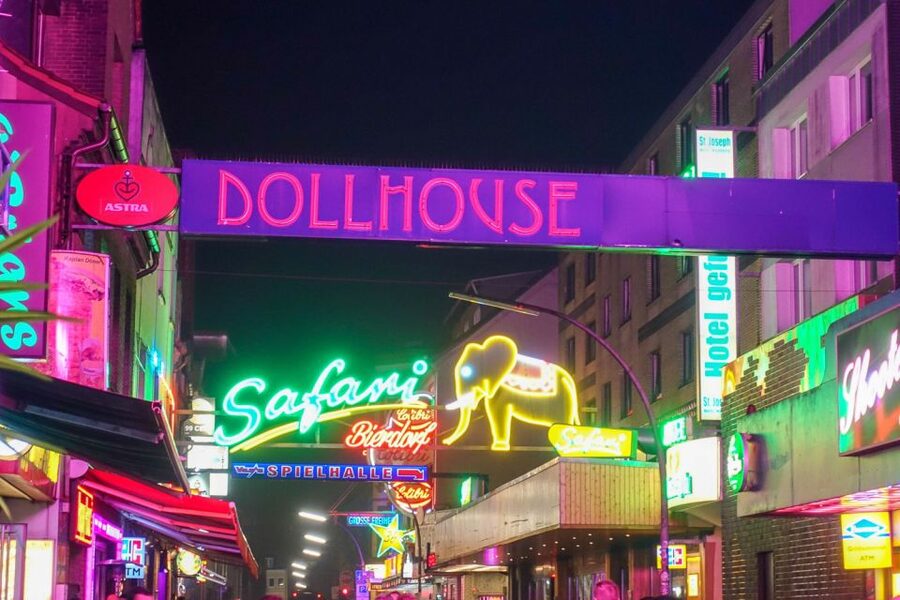 Hamburg: Reeperbahn Quickie, The Short & Sexy St. Pauli Tour - Key highlights you will feel quickly